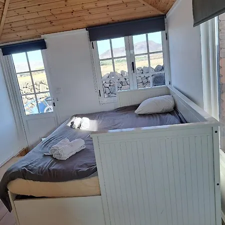 Alaia Tiny House Between Volcanoes And Beach Breaks