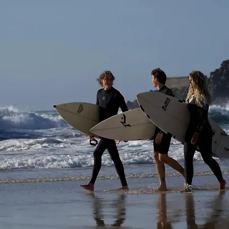 Отель Alaia Tiny House Between Volcanoes And Beach Breaks