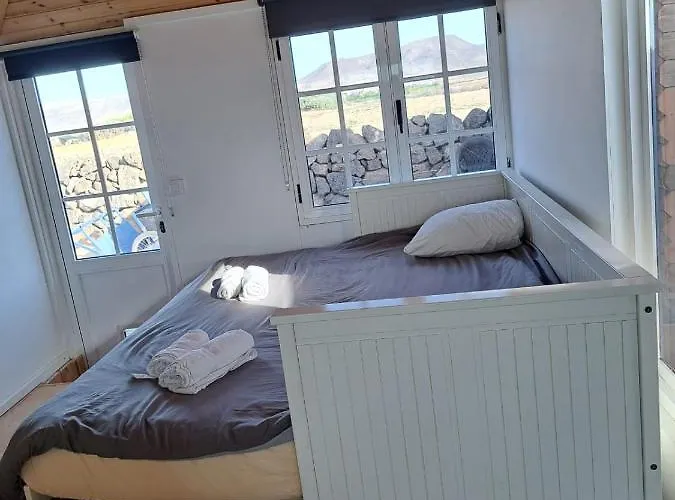 Alaia Tiny House Between Volcanoes And Beach Breaks